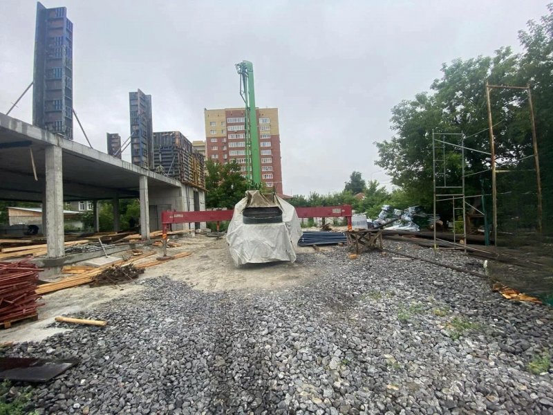 Работа бетононасоса на объекте в Краснодаре